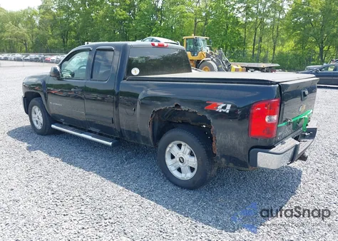 2011 Chevrolet Silverado K1500 Ltz z USA, uszkodzony, nr VIN 1GCRKTE30BZ110339